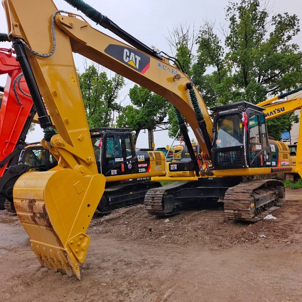 CAT 320 D - Pelle sur chenille: photos 2 CAT 320 D - Pelle sur chenille: photos 2