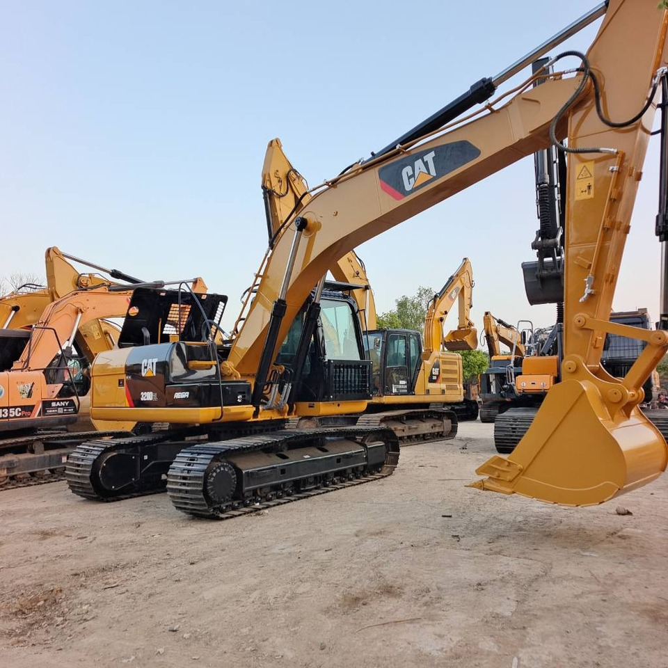 CAT 320 D2L - Pelle sur chenille: photos 1 CAT 320 D2L - Pelle sur chenille: photos 1