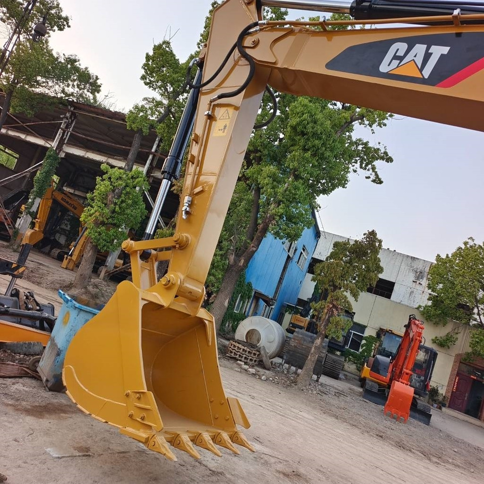 CAT 320 D2L - Pelle sur chenille: photos 5 CAT 320 D2L - Pelle sur chenille: photos 5