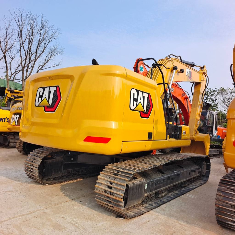 CAT 323 - Pelle sur chenille: photos 1 CAT 323 - Pelle sur chenille: photos 1