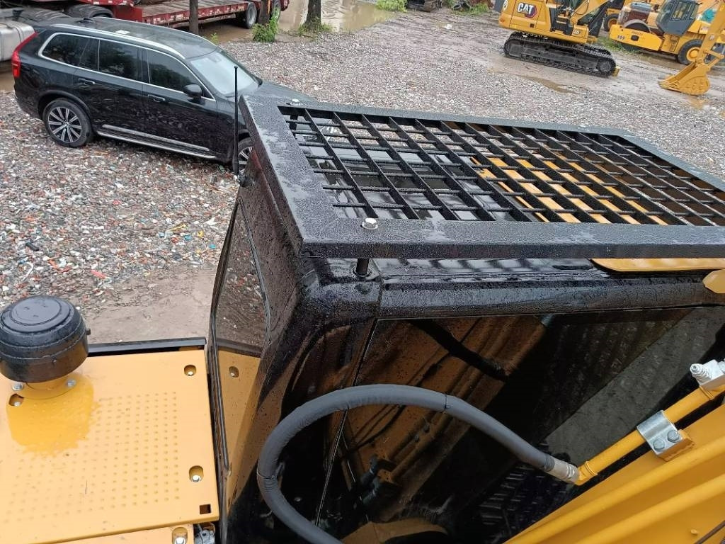 CAT 324 D L - Pelle sur chenille: photos 3 CAT 324 D L - Pelle sur chenille: photos 3