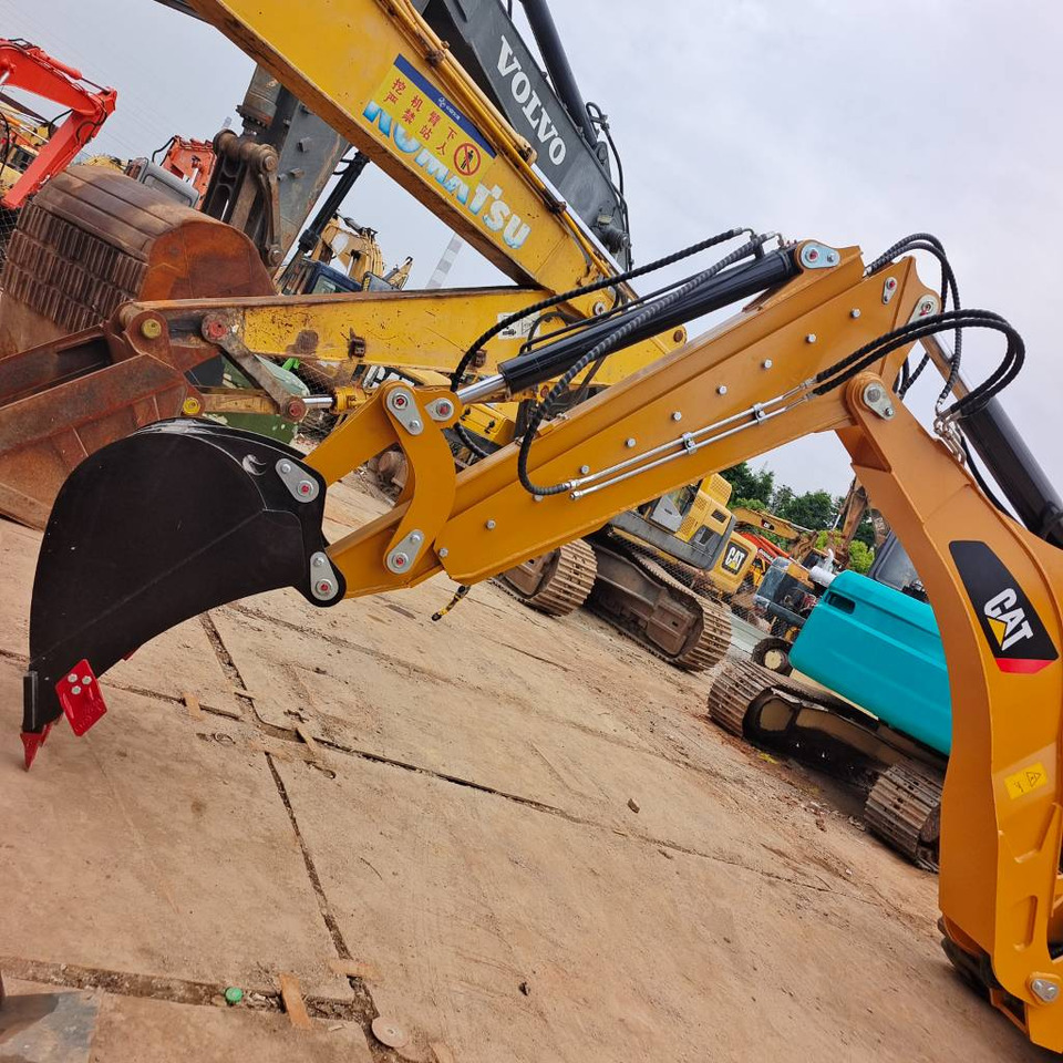 CAT 430 F - Tractopelle: photos 2 CAT 430 F - Tractopelle: photos 2