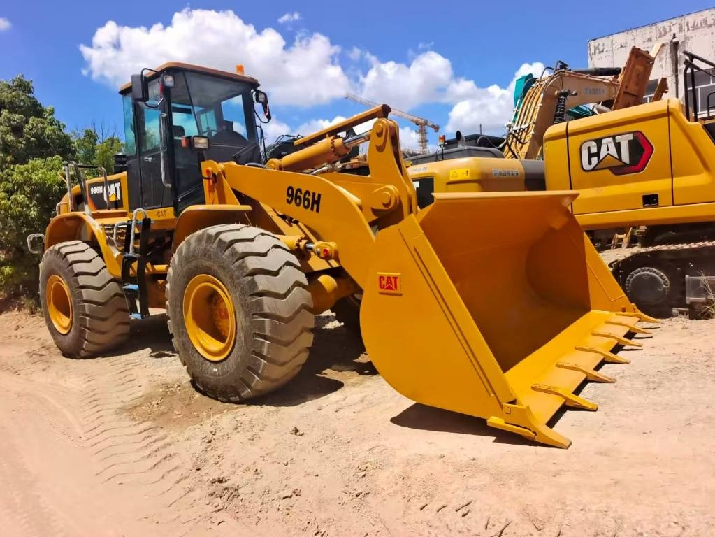 CAT 966 H - Chargeuse sur pneus: photos 1 CAT 966 H - Chargeuse sur pneus: photos 1