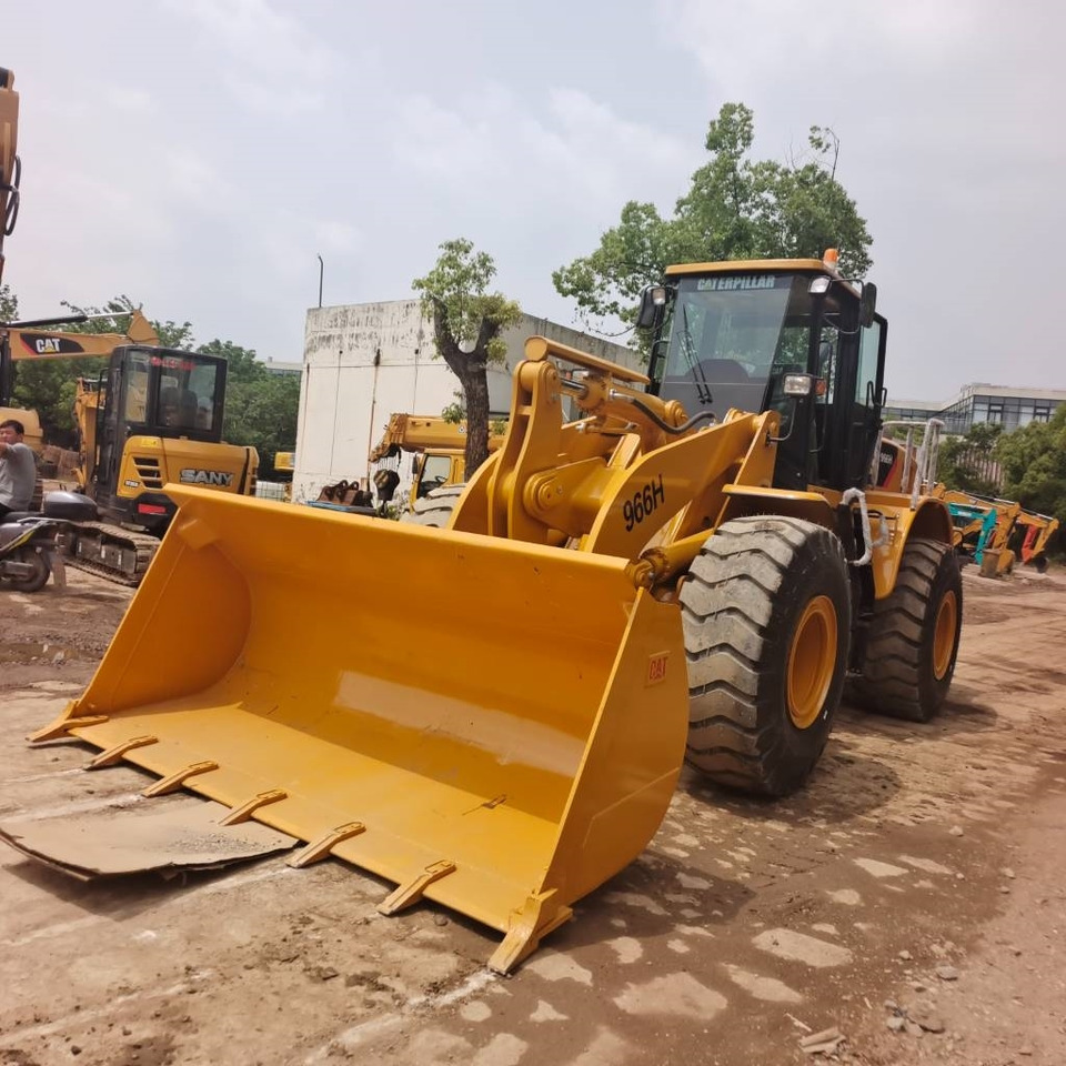 CAT 966 H - Chargeuse sur pneus: photos 4 CAT 966 H - Chargeuse sur pneus: photos 4