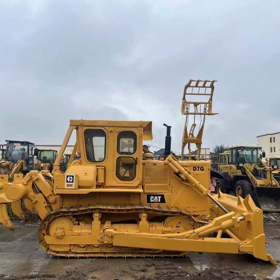 CAT D 7 G - Niveleuse: photos 1 CAT D 7 G - Niveleuse: photos 1
