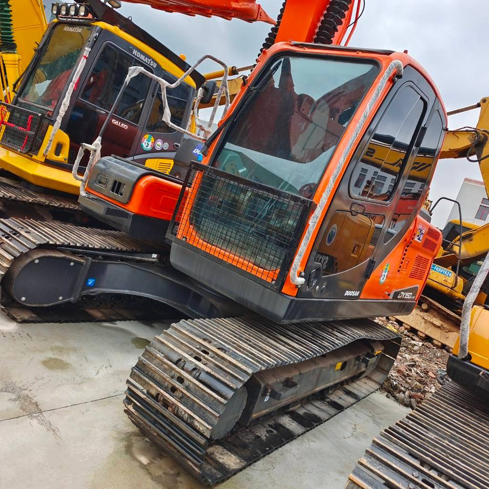 Doosan DX 150 LC - Pelle sur chenille: photos 5 Doosan DX 150 LC - Pelle sur chenille: photos 5