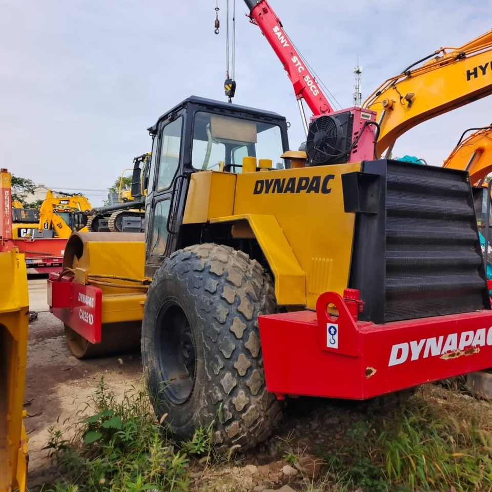 Dynapac CA 251 D - Compacteur à pieds de mouton/ Monocylindre: photos 3 Dynapac CA 251 D - Compacteur à pieds de mouton/ Monocylindre: photos 3