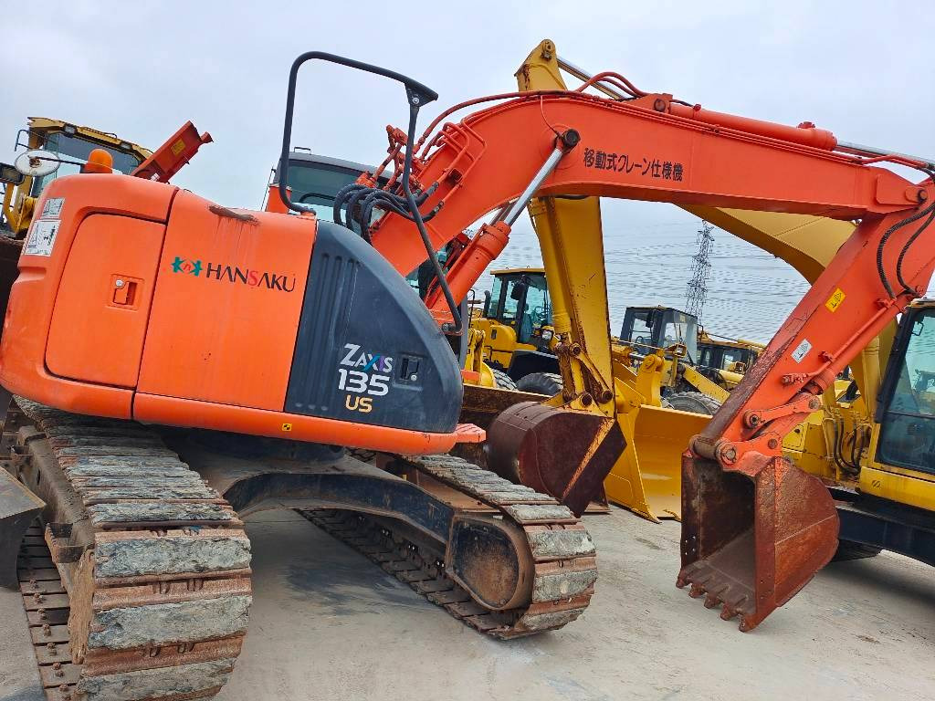 Hitachi ZX 135 US - Pelle sur chenille: photos 1 Hitachi ZX 135 US - Pelle sur chenille: photos 1