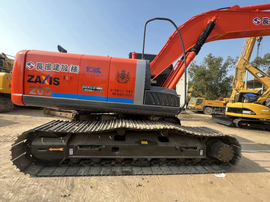 Hitachi ZX 200-3 G - Pelle sur chenille: photos 4 Hitachi ZX 200-3 G - Pelle sur chenille: photos 4