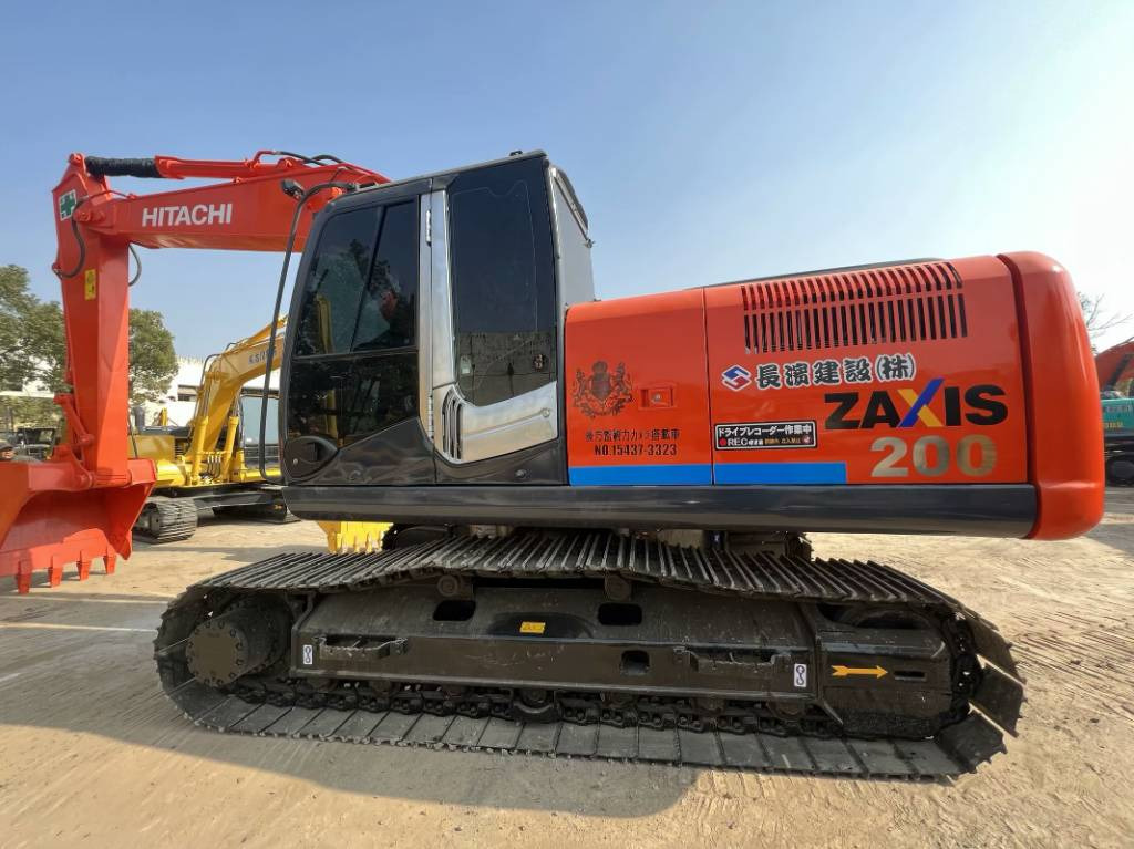 Hitachi ZX 200-3 G - Pelle sur chenille: photos 1 Hitachi ZX 200-3 G - Pelle sur chenille: photos 1