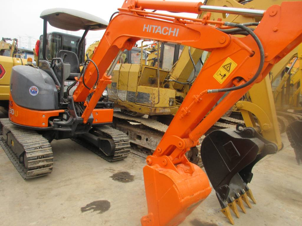 Hitachi ZX 30 U - Mini pelle: photos 1 Hitachi ZX 30 U - Mini pelle: photos 1
