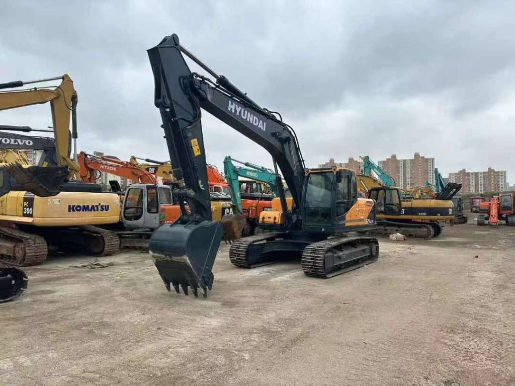 Hyundai 225LC-9T - Pelle sur chenille: photos 2 Hyundai 225LC-9T - Pelle sur chenille: photos 2