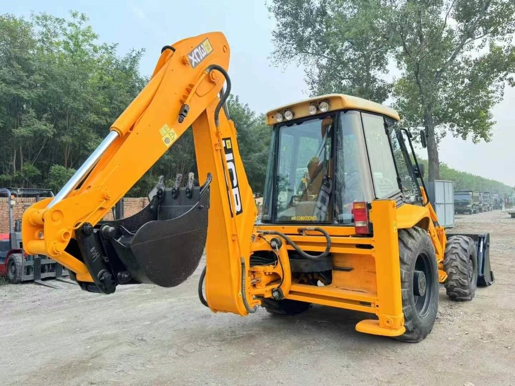 JCB 3 CX Brand new machine - Pelle sur chenille: photos 2 JCB 3 CX Brand new machine - Pelle sur chenille: photos 2