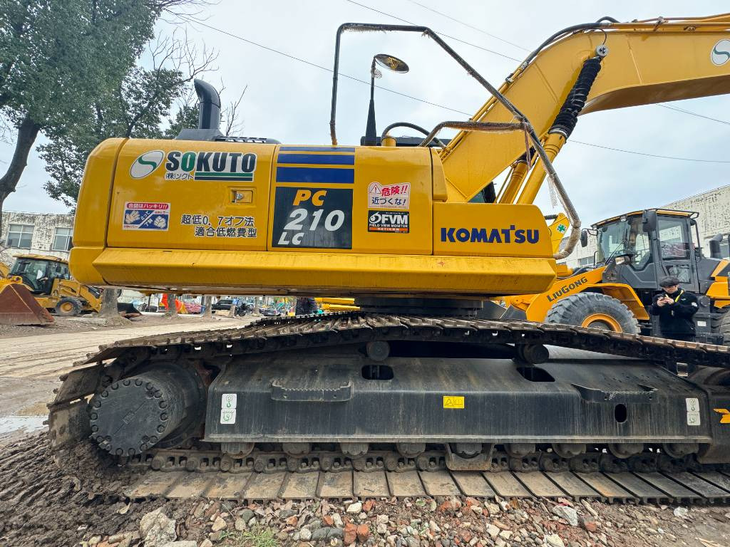 Komatsu Komatsu PC 210 LC-8 - Pelle sur chenille: photos 4 Komatsu Komatsu PC 210 LC-8 - Pelle sur chenille: photos 4