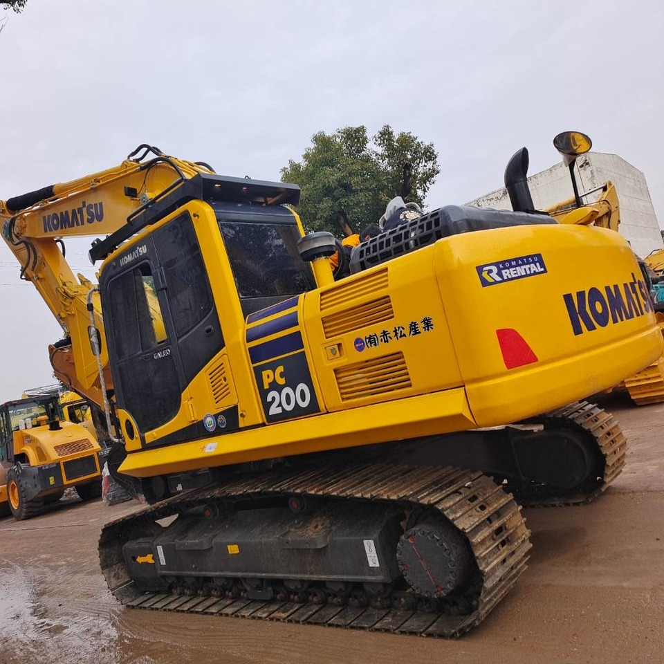 Komatsu PC 200 LC - Pelle sur chenille: photos 4 Komatsu PC 200 LC - Pelle sur chenille: photos 4