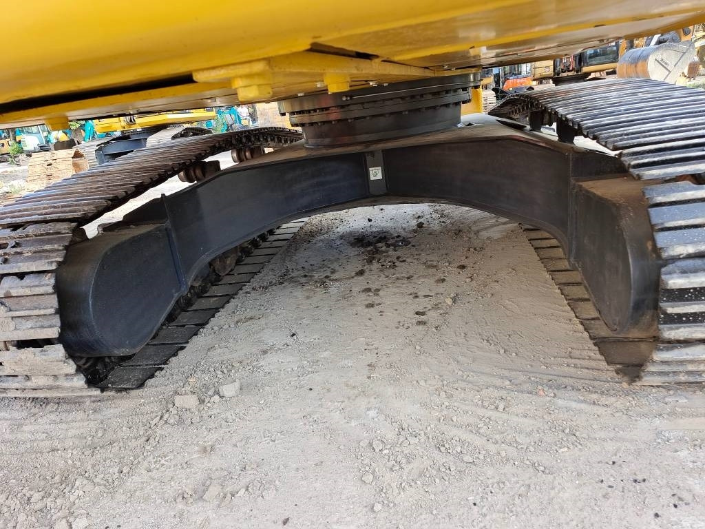 Komatsu PC 220 - Pelle sur chenille: photos 4 Komatsu PC 220 - Pelle sur chenille: photos 4