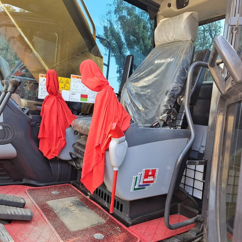 Komatsu PC 240 - Pelle sur chenille: photos 4 Komatsu PC 240 - Pelle sur chenille: photos 4