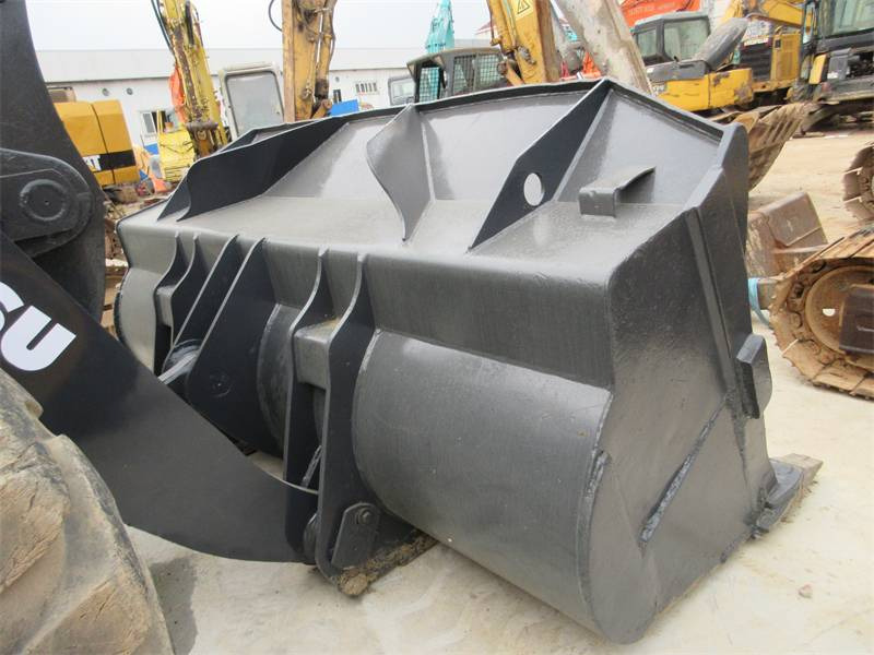 Komatsu WA 380-3 - Chargeuse sur pneus: photos 4 Komatsu WA 380-3 - Chargeuse sur pneus: photos 4