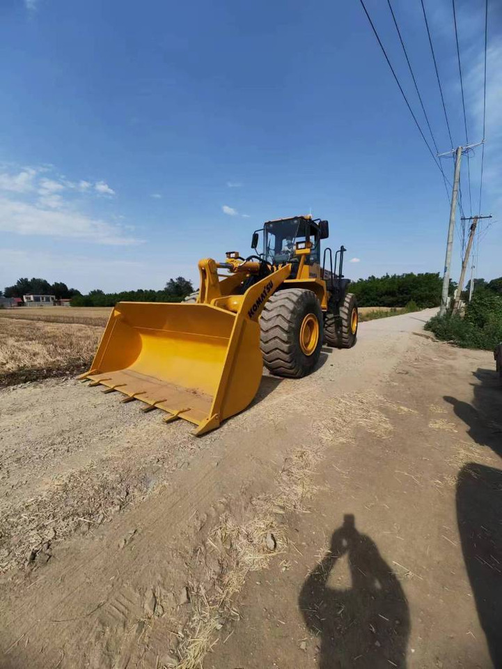 Komatsu WA 470-3 - Chargeuse sur pneus: photos 2 Komatsu WA 470-3 - Chargeuse sur pneus: photos 2