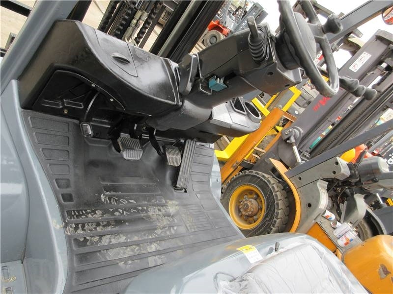 Toyota FD 50 - Chariot élévateur diesel: photos 5 Toyota FD 50 - Chariot élévateur diesel: photos 5