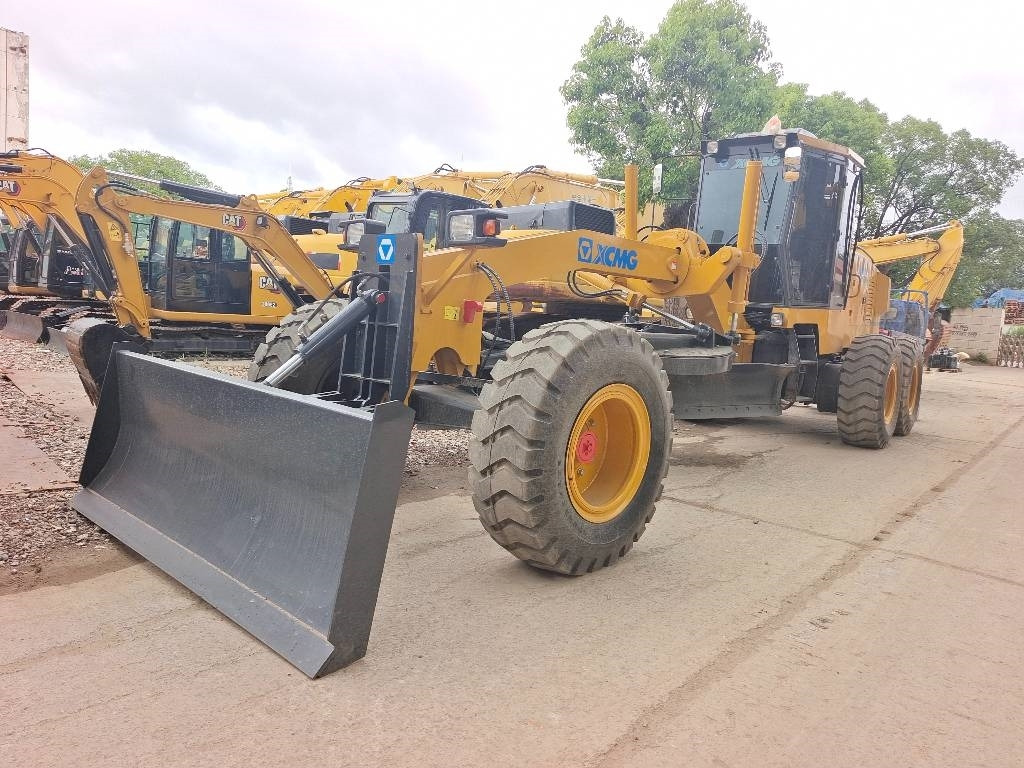 XCMG GR 2153 - Niveleuse: photos 2 XCMG GR 2153 - Niveleuse: photos 2