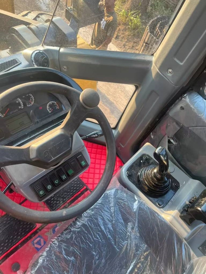 XCMG ZL 50 GN - Chargeuse sur pneus: photos 3 XCMG ZL 50 GN - Chargeuse sur pneus: photos 3