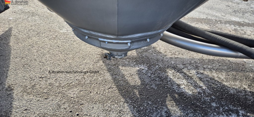 Citerne pulvérulente Feldbinder EUT 40.3 Liftachse, Scheibenbremse Topzustand: photos 13