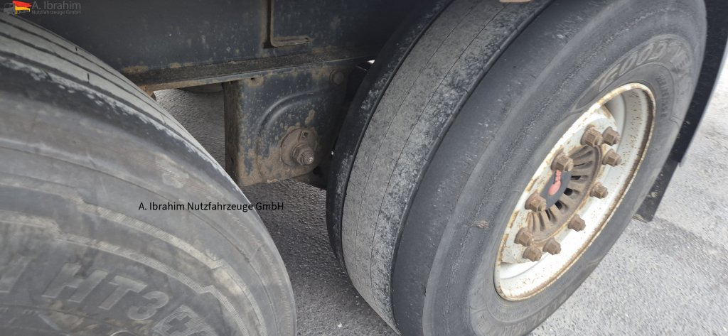 Kögel SN 24 Edscha, Zustand normal - Semi-remorque rideaux coulissants: photos 4 Kögel SN 24 Edscha, Zustand normal - Semi-remorque rideaux coulissants: photos 4