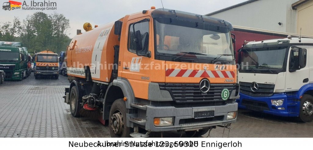 Mercedes-Benz 1823 DB 1823,Optifant 70, einsatzbereit - Balayeuse de voirie: photos 1 Mercedes-Benz 1823 DB 1823,Optifant 70, einsatzbereit - Balayeuse de voirie: photos 1
