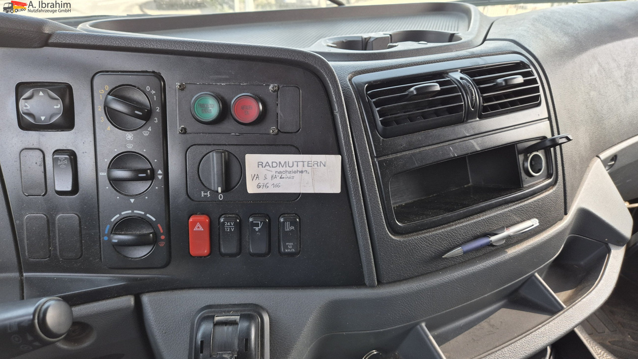 Mercedes-Benz 1823 Frigoblock, 2 Kammer, LBW - Camion frigorifique: photos 2 Mercedes-Benz 1823 Frigoblock, 2 Kammer, LBW - Camion frigorifique: photos 2