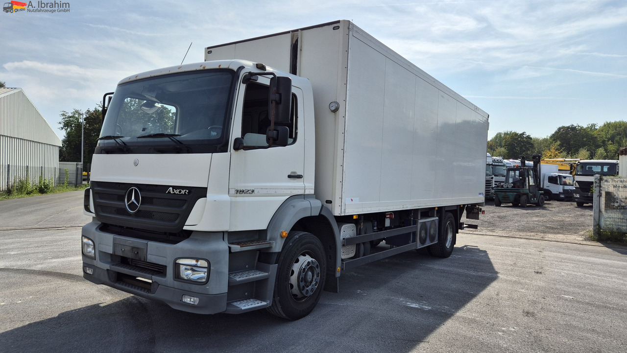 Mercedes-Benz 1823 Frigoblock, 2 Kammer, LBW - Camion frigorifique: photos 1 Mercedes-Benz 1823 Frigoblock, 2 Kammer, LBW - Camion frigorifique: photos 1