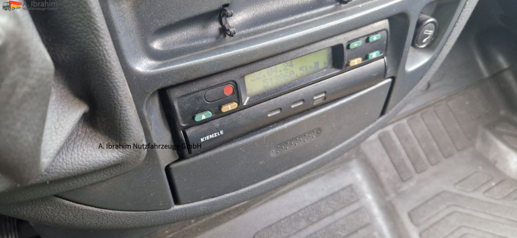 Mercedes-Benz 413 CDI Tiefkühlfächer, autom. Verkaufsklappe Rost ja, Basis ist ok - Utilitaire frigorifique: photos 2 Mercedes-Benz 413 CDI Tiefkühlfächer, autom. Verkaufsklappe Rost ja, Basis ist ok - Utilitaire frigorifique: photos 2