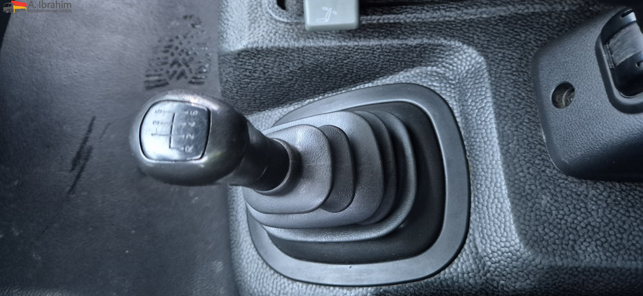 Mercedes-Benz 816L LBW, Blatt gefedert - Fourgon grand volume: photos 3 Mercedes-Benz 816L LBW, Blatt gefedert - Fourgon grand volume: photos 3