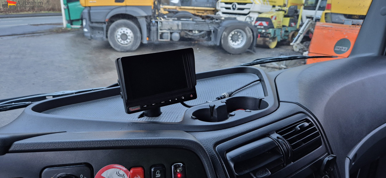 Mercedes-Benz 816L LBW, Blatt gefedert - Fourgon grand volume: photos 2 Mercedes-Benz 816L LBW, Blatt gefedert - Fourgon grand volume: photos 2