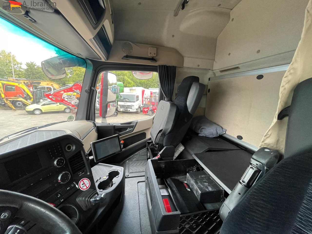 Mercedes-Benz Actros 2545 6x2 Pritsche Kran HIAB 166 - Camion plateau, Camion grue: photos 2 Mercedes-Benz Actros 2545 6x2 Pritsche Kran HIAB 166 - Camion plateau, Camion grue: photos 2