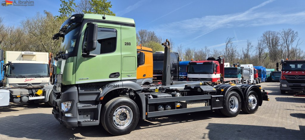 Mercedes-Benz DB 2545 Retarder, Klima, Liftachse Meiller Aufbau RK 20.70 - Camion ampliroll: photos 1 Mercedes-Benz DB 2545 Retarder, Klima, Liftachse Meiller Aufbau RK 20.70 - Camion ampliroll: photos 1