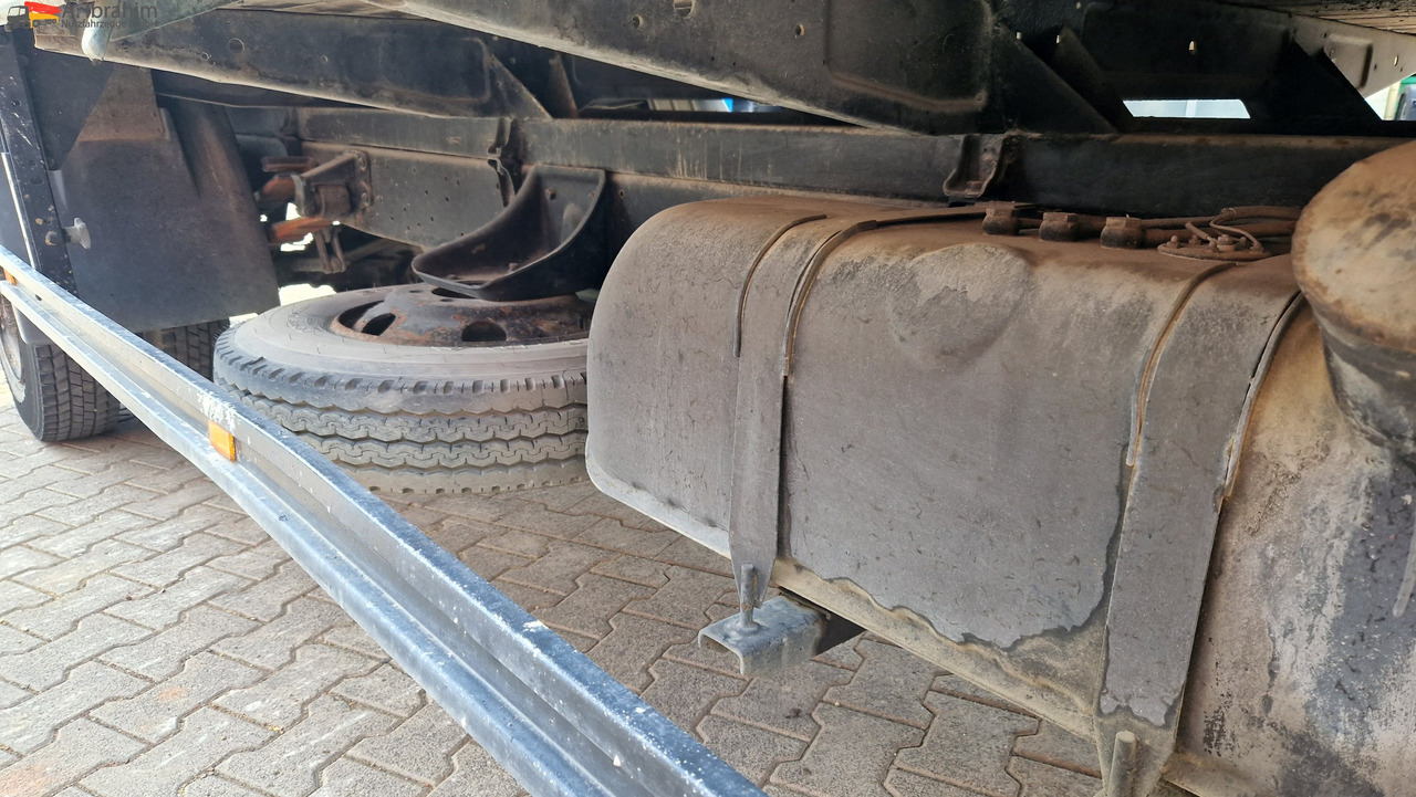 Mercedes-Benz DB 813 Pritsche Kran H- Kennzeichen,Oldtimer ein Stück Geschichte - Utilitaire plateau: photos 4 Mercedes-Benz DB 813 Pritsche Kran H- Kennzeichen,Oldtimer ein Stück Geschichte - Utilitaire plateau: photos 4