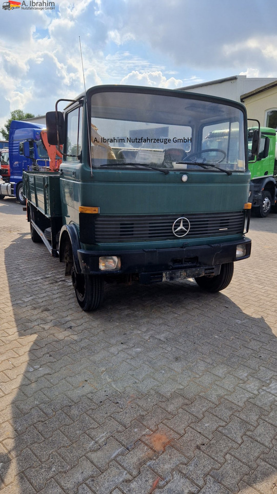 Mercedes-Benz DB 813 Pritsche Kran H- Kennzeichen,Oldtimer ein Stück Geschichte - Utilitaire plateau: photos 5 Mercedes-Benz DB 813 Pritsche Kran H- Kennzeichen,Oldtimer ein Stück Geschichte - Utilitaire plateau: photos 5