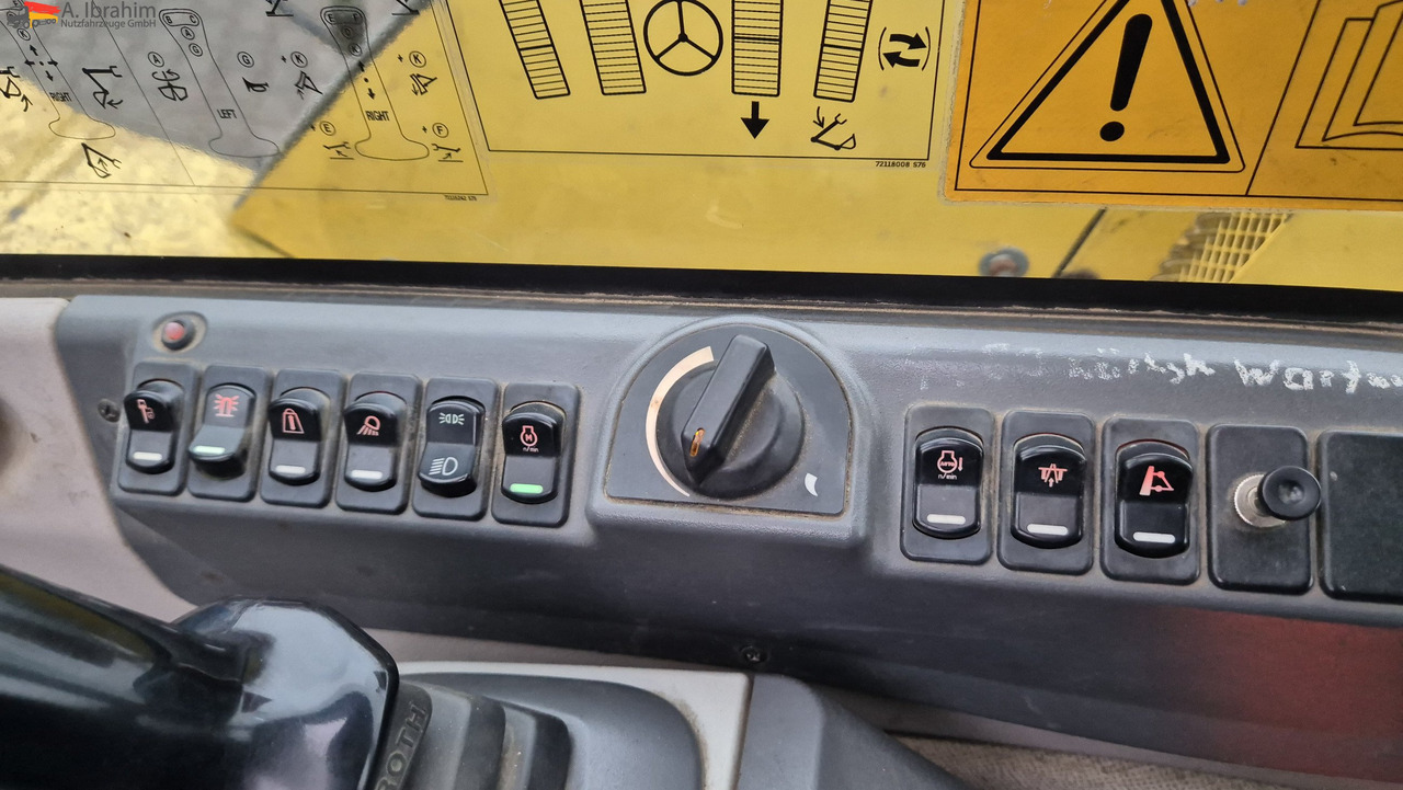 New Holland MH 2.6 Zustand gut, deutsche Maschine incl. Greifer und Dreservo - Pelle sur pneus: photos 2 New Holland MH 2.6 Zustand gut, deutsche Maschine incl. Greifer und Dreservo - Pelle sur pneus: photos 2