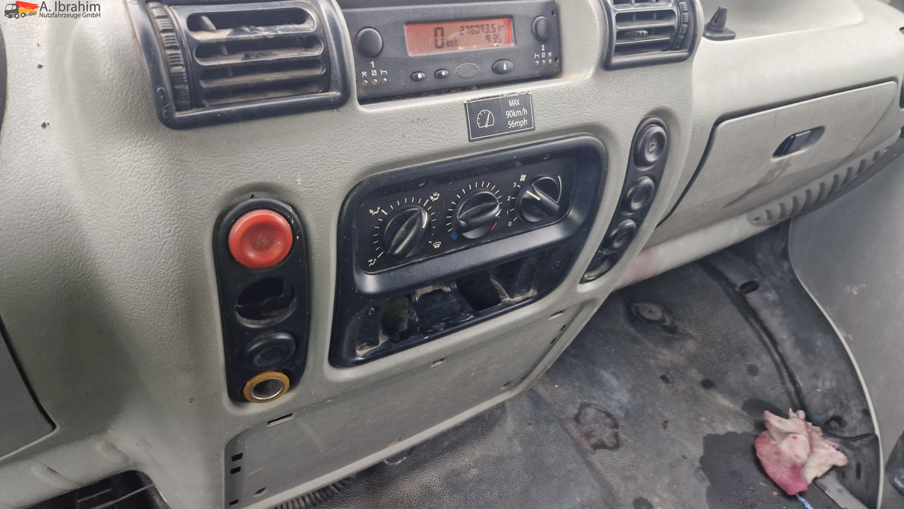Renault 52AF, zwillingsbereift 2.8 nicht neu, aber läuft, - Fourgon utilitaire: photos 4 Renault 52AF, zwillingsbereift 2.8 nicht neu, aber läuft, - Fourgon utilitaire: photos 4