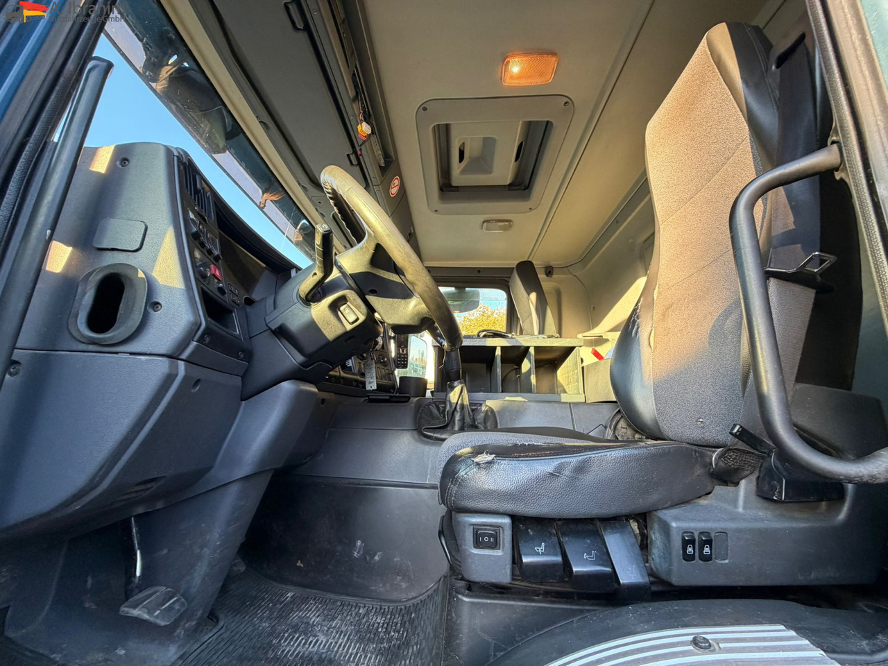 Scania B4X2 Edelstahlkipper für Tierkörperbeseitigung Kran MKG - Benne à ordures ménagères: photos 2 Scania B4X2 Edelstahlkipper für Tierkörperbeseitigung Kran MKG - Benne à ordures ménagères: photos 2