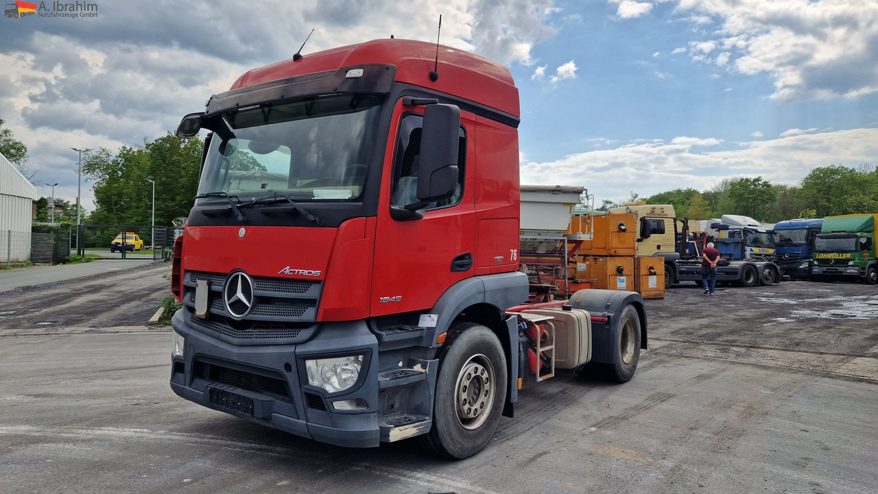 Mercedes-Benz DB 1843 Retarder Kipphydraulik - Tracteur routier: photos 1 Mercedes-Benz DB 1843 Retarder Kipphydraulik - Tracteur routier: photos 1