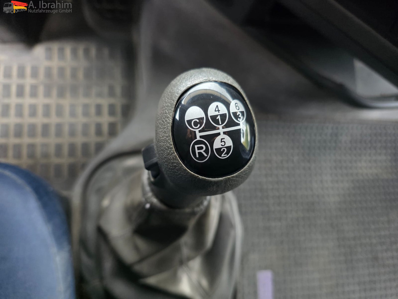 Volvo FH 520 | 6x4 | Schaltgetriebe | Blatt Blatt Klima | Trommelbremse | 3 Pedals - Tracteur routier: photos 2 Volvo FH 520 | 6x4 | Schaltgetriebe | Blatt Blatt Klima | Trommelbremse | 3 Pedals - Tracteur routier: photos 2