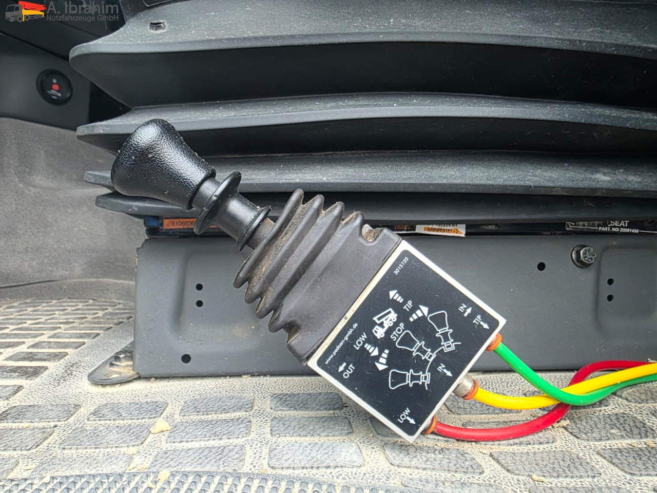 Volvo FH 520 | 6x4 | Schaltgetriebe | Blatt Blatt Klima | Trommelbremse | 3 Pedals - Tracteur routier: photos 4 Volvo FH 520 | 6x4 | Schaltgetriebe | Blatt Blatt Klima | Trommelbremse | 3 Pedals - Tracteur routier: photos 4