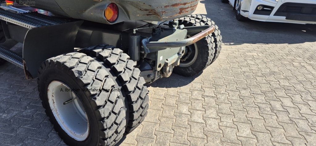 Wacker Neuson 6503 E05-07 hydr. Schnellwechsler mit Oilquick - Pelle sur pneus: photos 3 Wacker Neuson 6503 E05-07 hydr. Schnellwechsler mit Oilquick - Pelle sur pneus: photos 3
