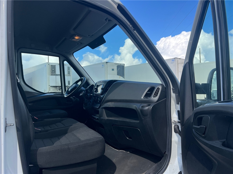 Fourgon utilitaire Iveco 35C16: photos 7