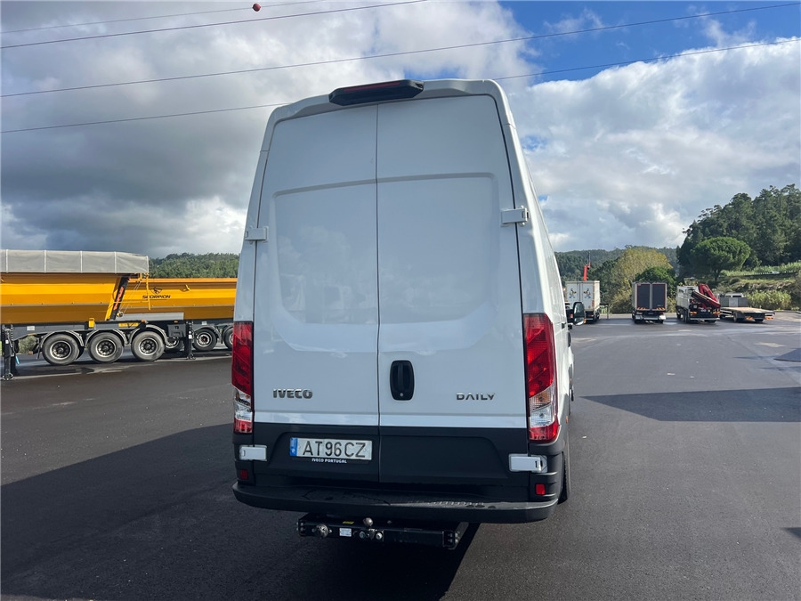 Iveco 35C16 - Fourgon utilitaire: photos 5 Iveco 35C16 - Fourgon utilitaire: photos 5