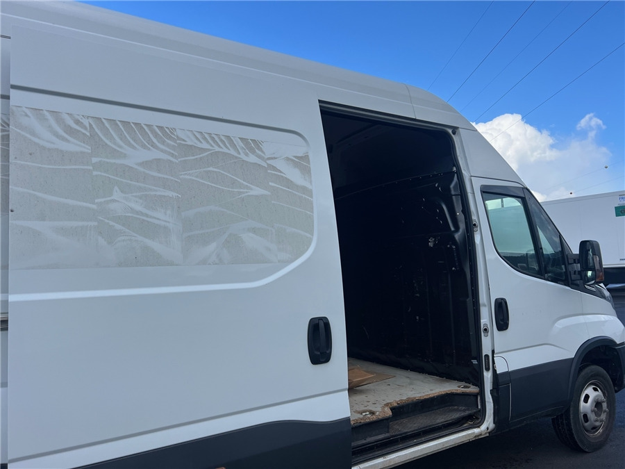 Iveco 35C16 - Fourgon utilitaire: photos 5 Iveco 35C16 - Fourgon utilitaire: photos 5