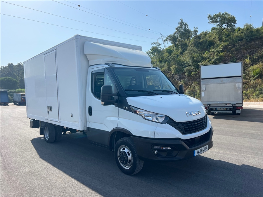 Iveco 35C16H - Camion fourgon: photos 3 Iveco 35C16H - Camion fourgon: photos 3