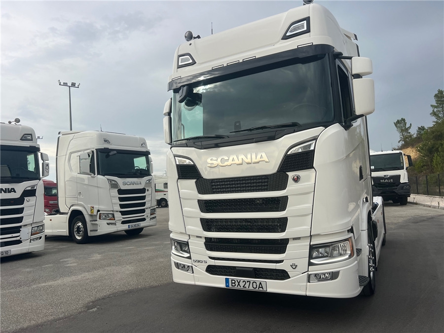Scania S590 V8 / FULL AIR - Tracteur routier: photos 2 Scania S590 V8 / FULL AIR - Tracteur routier: photos 2